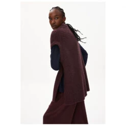 Armedangels Women's Viaa - Poncho -Outdoor Bekleidungs Laden armedangels womens viaa poncho detail 3