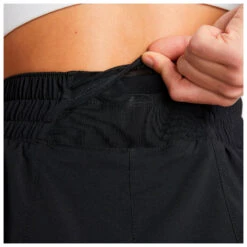 Nike Women's Dri-FIT One 3'' 2-in-1 - Laufshorts 11 Nike Women's Dri-FIT One 3'' 2-in-1 - Laufshorts -Outdoor Bekleidungs Laden nike womens dri fit one 3 2 in 1 laufshorts detail 5